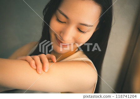 Nighttime upper arm care Nighttime upper arm care 118741204