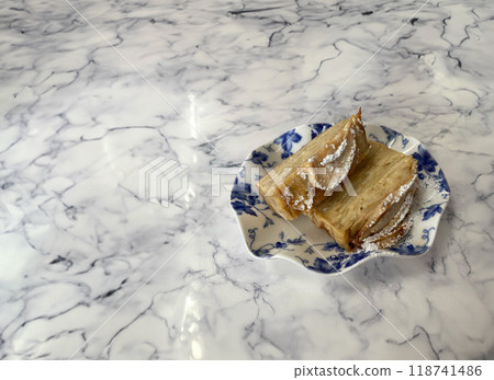 Handmade Invisible Gateau 118741486