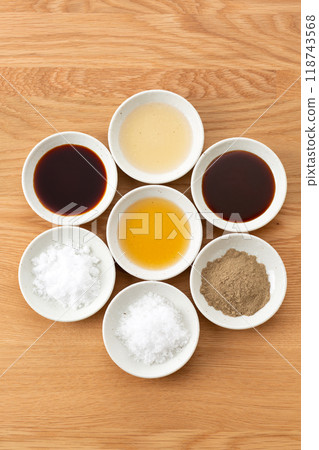 A collection of various condiments 118743568