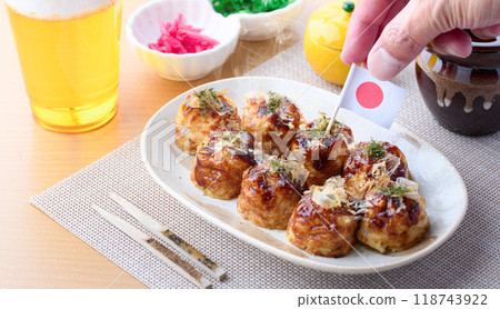 盤子裡的章魚燒 118743922