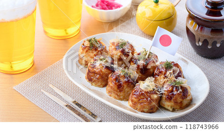 Takoyaki served on a plate 118743966