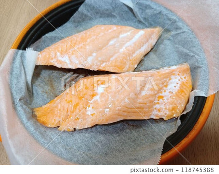 Quick and easy cooking: Salmon baked in a microwave oven 118745388