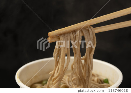 Cup noodles: Pick up tempura soba with chopsticks Cup noodles: Pick up tempura soba with chopsticks 118746018