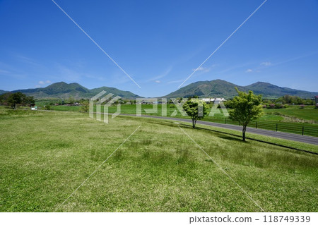 從蒜山高原眺望蒜山三座（岡山縣真庭市） 118749339