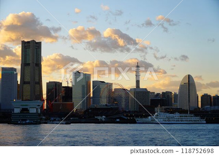 Yokohama Minato Mirai 118752698