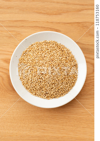 White sesame 118753160