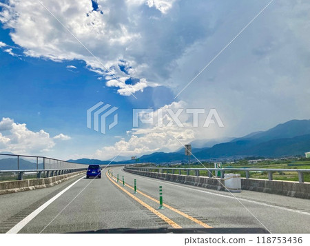 The right side of the screen is a torrential downpour. The right side of the screen is a torrential downpour. 118753436