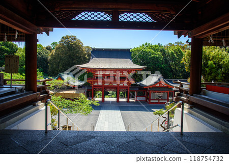 Omi Shrine, the vermilion-painted tower gate seen from the worship hall 118754732