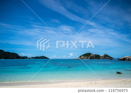 Beautiful Aharen Beach on Tokashiki Island Beautiful Aharen Beach on Tokashiki Island 118756975