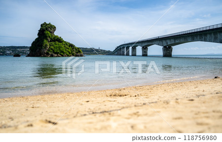 The sea and beach seen from Kouri Bridge The sea and beach seen from Kouri Bridge 118756980