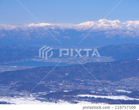 冬季從八嶽山和網笠山眺望諏訪湖和北阿爾卑斯山 冬季從八嶽山和網笠山眺望諏訪湖和北阿爾卑斯山 118757100