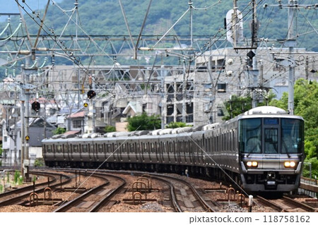 東海道本線多雙層、經由佐倉宿川車站的上行快速列車 118758162