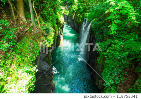 Takachiho Gorge of Midsummer 118758341