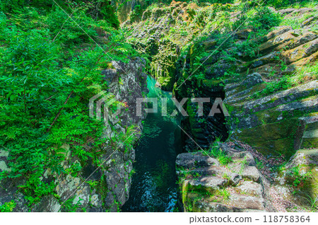 Takachiho Gorge of Midsummer 118758364