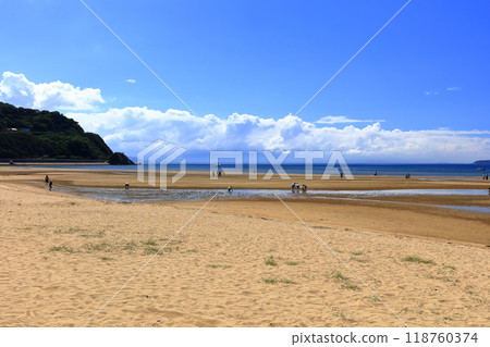 [Kagawa Prefecture] Chichibugahama (Seto Inland Sea Mirror) A tourist attraction known for its spectacular sunsets 118760374