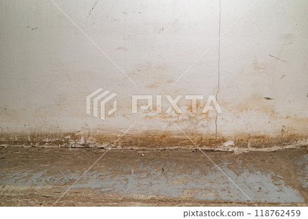 Flooding rainwater or floor heating systems, causing damage, peeling paint and mildew Flooding rainwater or floor heating systems, causing damage, peeling paint and mildew 118762459