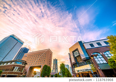 日本橫濱市景俯瞰Navios Yokohama、橫濱地標塔等=26日 日本橫濱市景俯瞰Navios Yokohama、橫濱地標塔等=26日 118763908