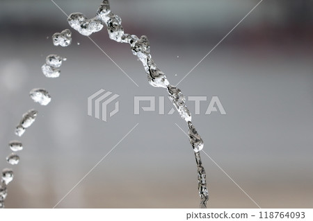 飛濺的噴泉 118764093