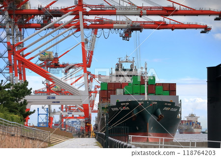 奧米集裝箱碼頭圖片 118764203