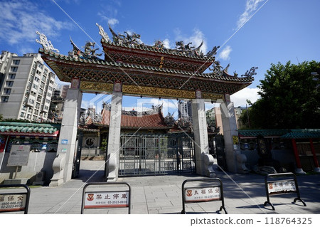 Longshan Temple (Wanhua District, Taipei, Taiwan) Longshan Temple (Wanhua District, Taipei, Taiwan) 118764325