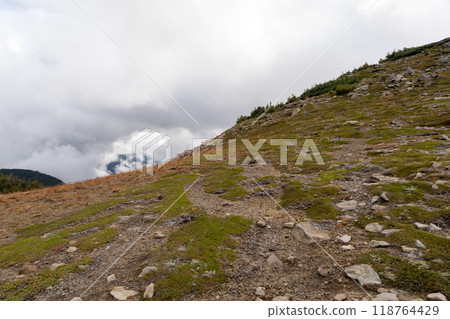 Stunning views of the lush Burroughs Mountains along Sunrise Rim Trail. Stunning views of the lush Burroughs Mountains along Sunrise Rim Trail. 118764429