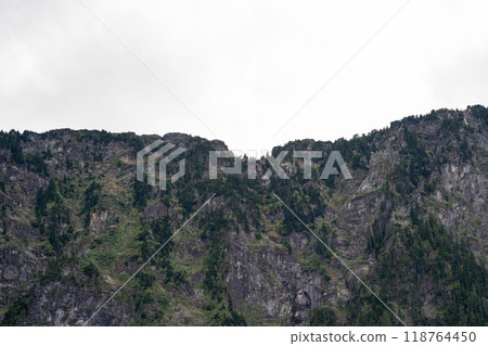 Stunning views of Lake 22 on a cloudy day in Washington State. Stunning views of Lake 22 on a cloudy day in Washington State. 118764450