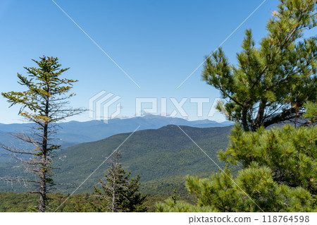 A beautiful view of mountains in White Mountain National Forest. 118764598