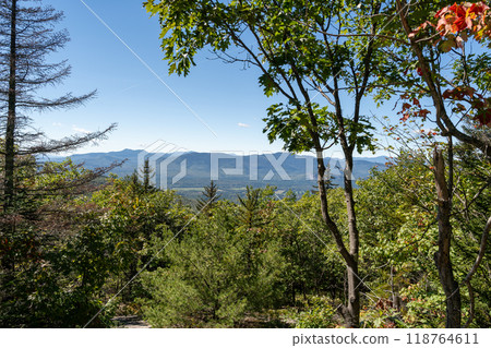 A beautiful view of mountains in White Mountain National Forest. 118764611