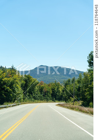 A beautiful view of mountains in White Mountain National Forest. 118764648