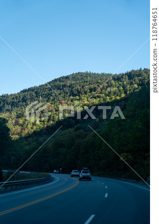 A beautiful view of mountains in White Mountain National Forest. 118764651