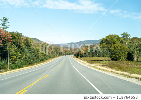 A beautiful view of mountains in White Mountain National Forest. 118764658