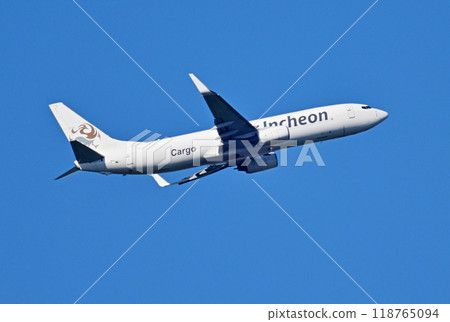 Air Incheon 737 cargo takeoff climb 118765094