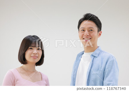 Portraits of male and female creators_1 118767340