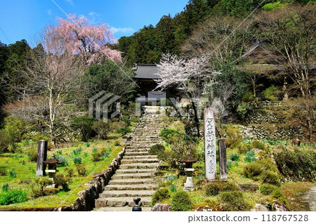 供奉天狗的笏山神社 118767528