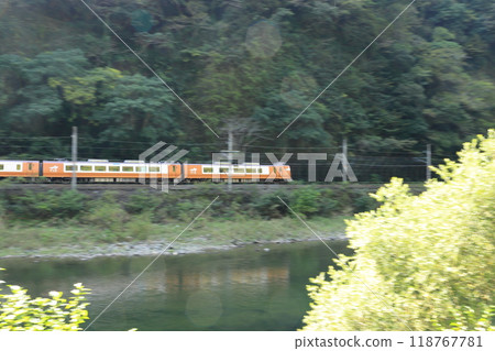 JR Hakubi Line Limited Express Yakumo 118767781