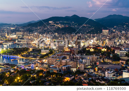 從鍋官山看長崎市的夜景【長崎市】 118769300
