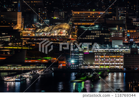 Night view of Nagasaki city from Mount Nabekanmuri (telephoto) [Nagasaki City] 118769344