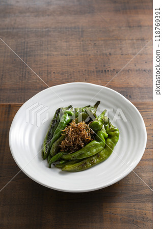 Manganji peppers cooked 118769391