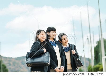 女子高中肖像 118769794