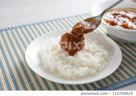美味的鯖魚罐頭咖哩飯 美味的鯖魚罐頭咖哩飯 118769829