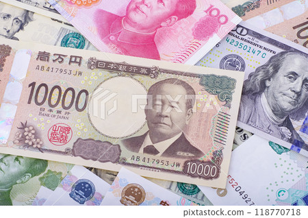 Japanese, American and Chinese banknotes Japanese, American and Chinese banknotes 118770718