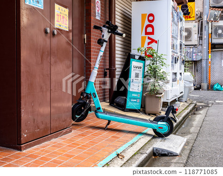 [LUUP] 電動輔助自行車和電動滑板的共享服務，可使用智慧型手機預訂和付款 118771085