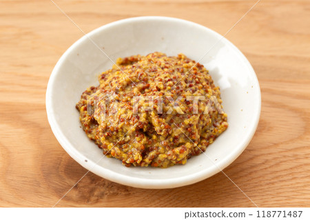 grain mustard 118771487