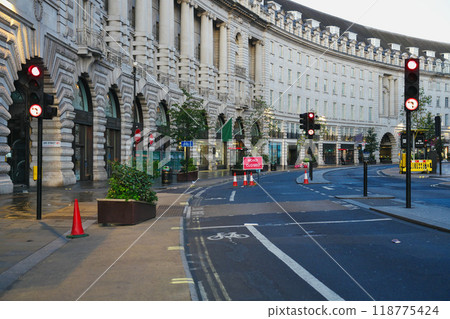 Regent Street, London, early morning Regent Street, London, early morning 118775424