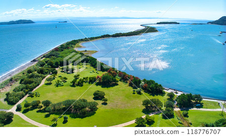 以無人機空拍淡路島鳴島的奇丹海峽防衛高崎台場遺址等藍色大海。 118776707