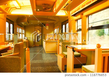 觀光列車快速○○花梨號（2號車廂內） 118776853