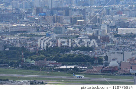 五月山、池田市、日之丸展望台，以山陽新幹線為背景的飛機降落景觀 118776854