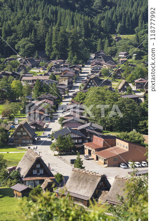 [Vertical photo] Beautiful scenery of Shirakawa-go 118777992