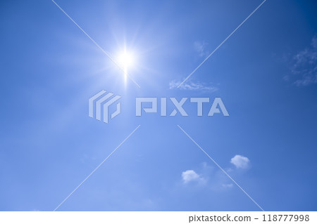 夏天的天空、陽光和雲彩橫濱 118777998