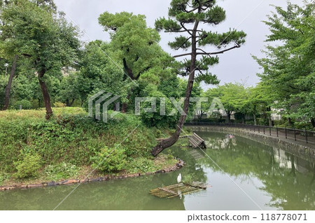 Hyogo Prefecture designated cultural property: Oganzuka Tomb, a representative keyhole-shaped tomb of the Inano Tomb Group 118778071